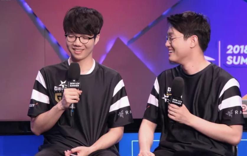 了他在传球 了他在传球