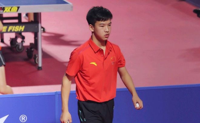 中超-VAR四次抢戏！山东泰山连丢2球2-2河南